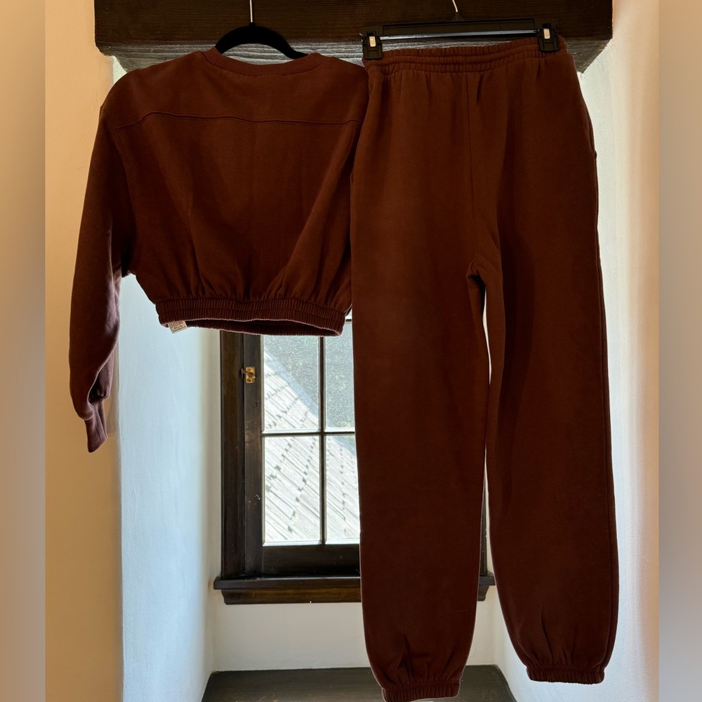 Zara sweatsuit never worn.